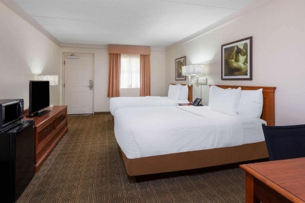 La Quinta East Deerfield Beach - Boca Raton image 25